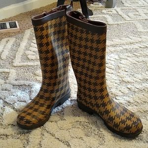 3 for $30: Capelli of New York Rain Boot size 7